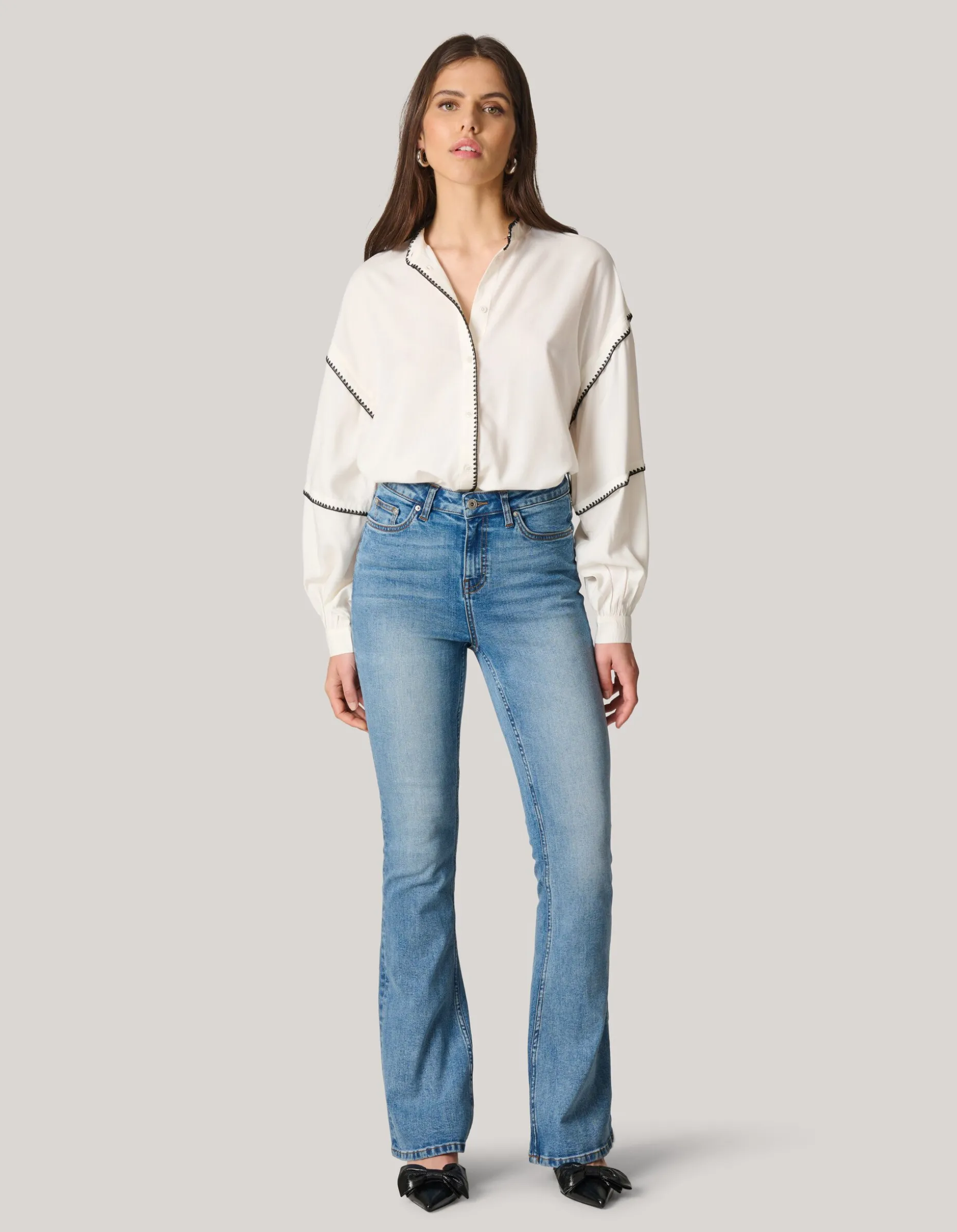 Embroidery Blouse Wit