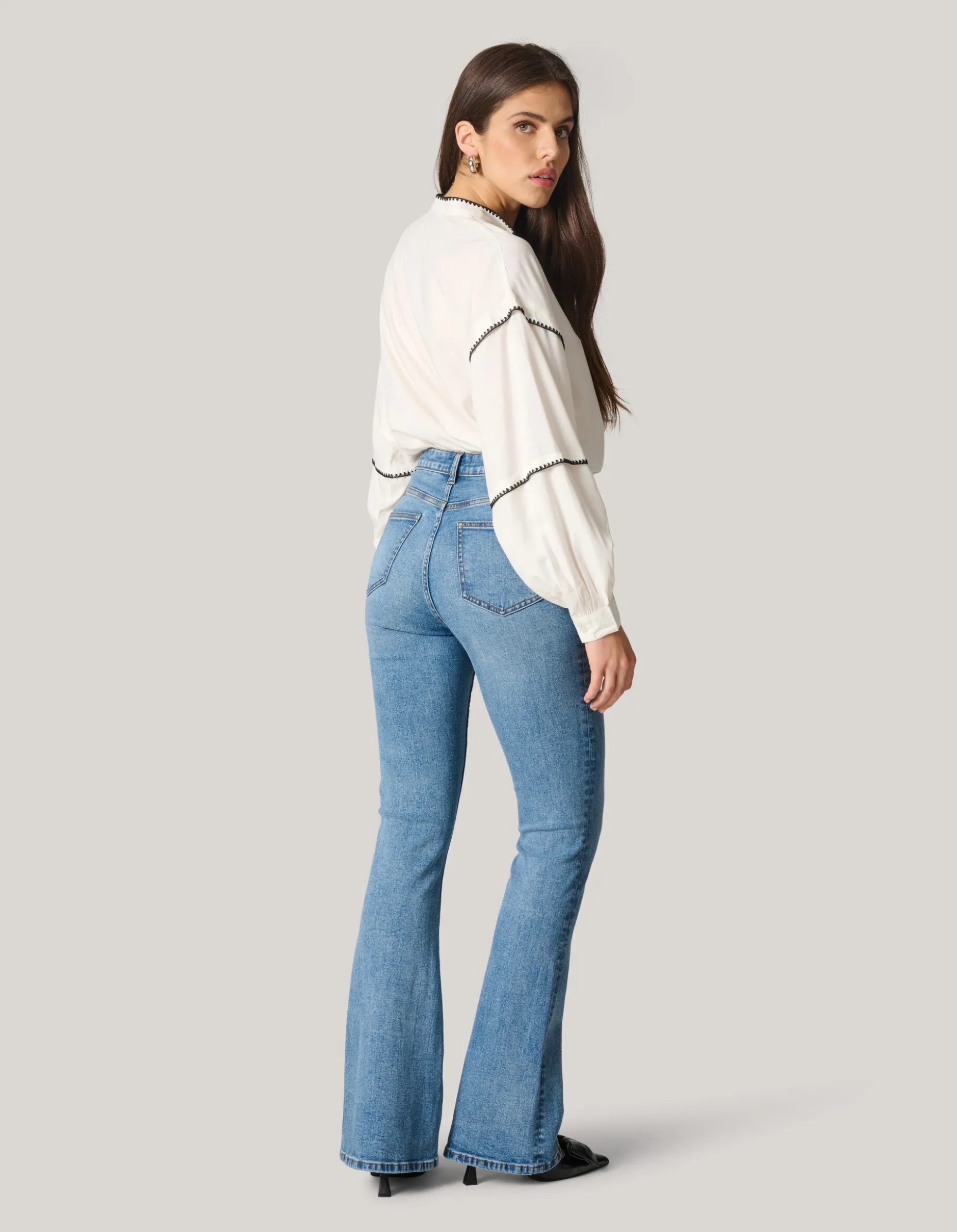 Embroidery Blouse Wit