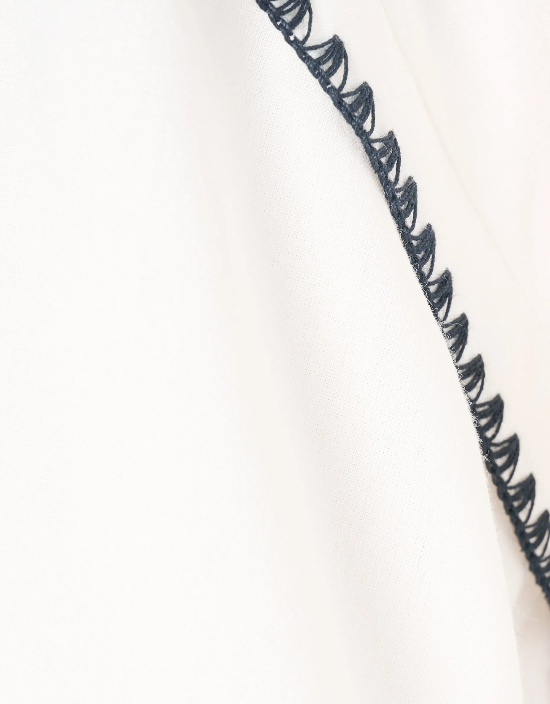 Embroidery Blouse Wit