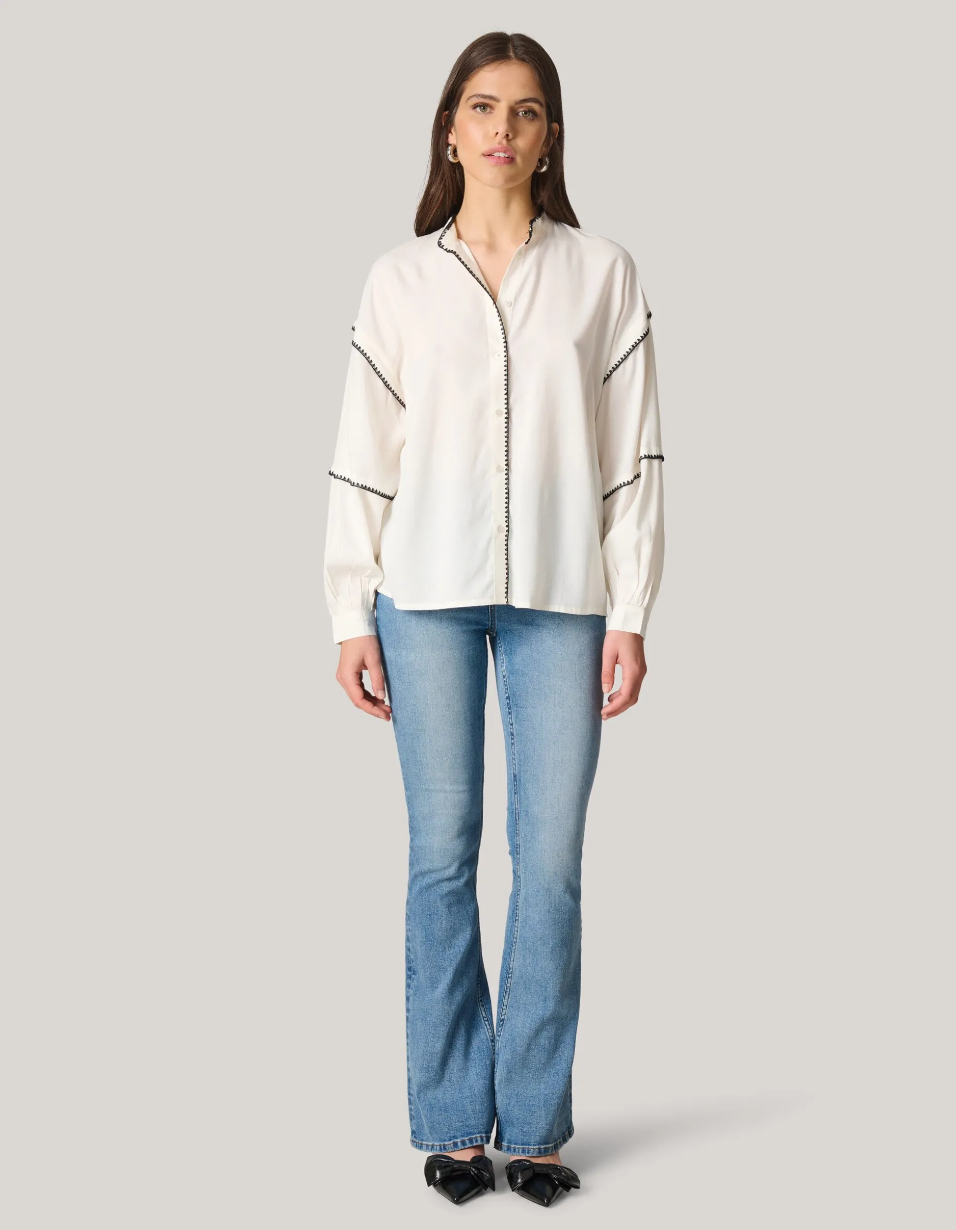 Embroidery Blouse Wit