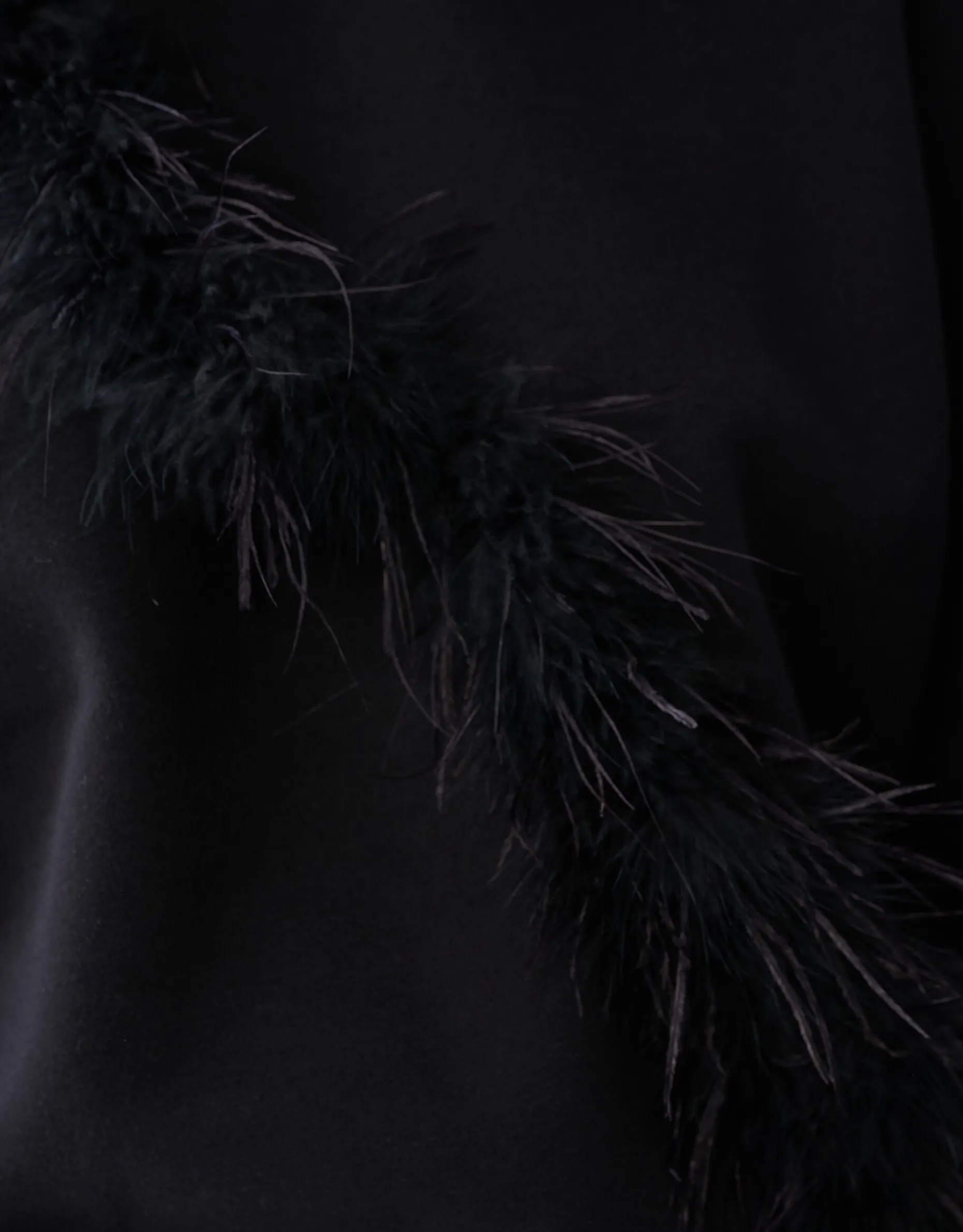 Feather Sweater Zwart