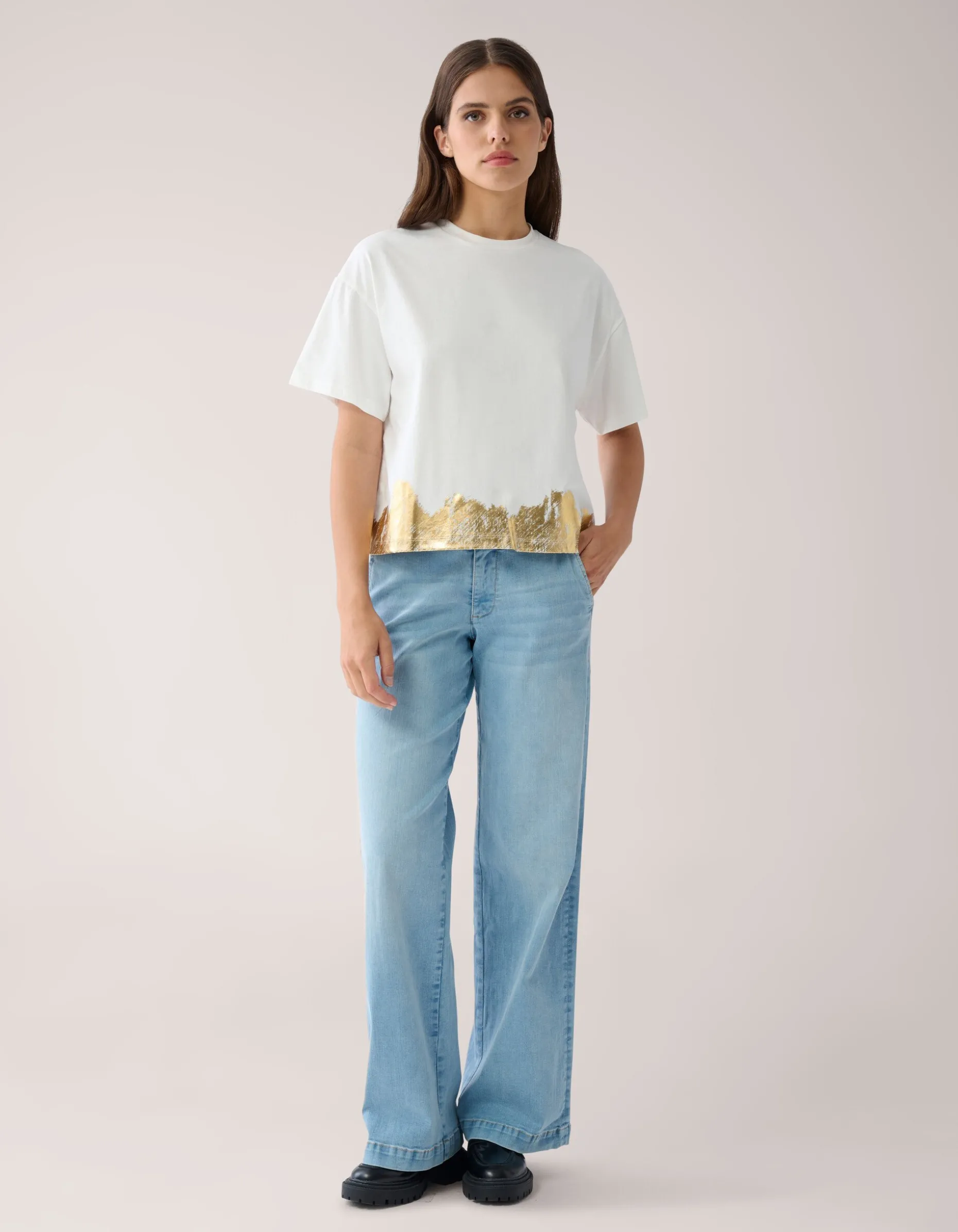 Goud Detail T-shirt Gebroken Wit By Mieke