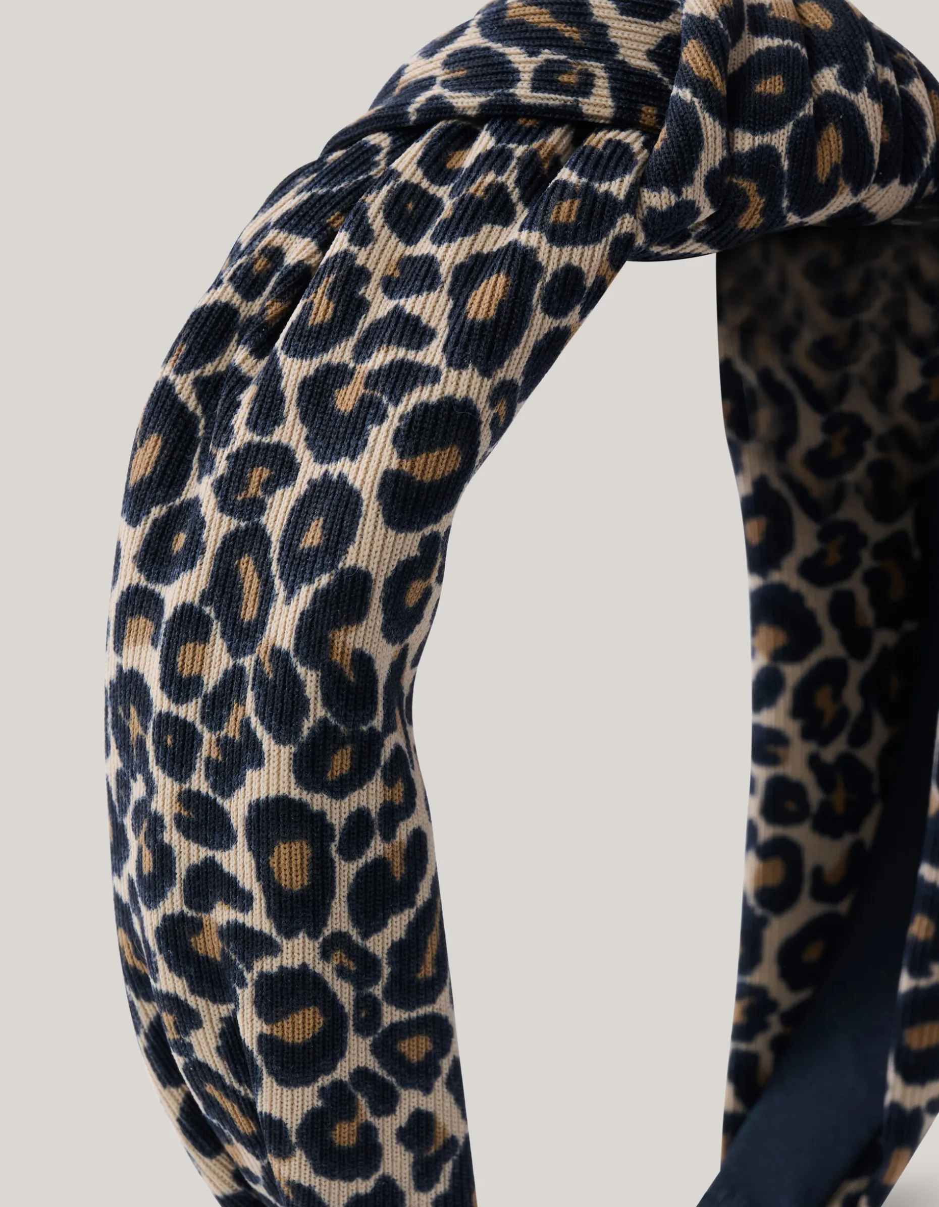 Leopard Haarand Bruin
