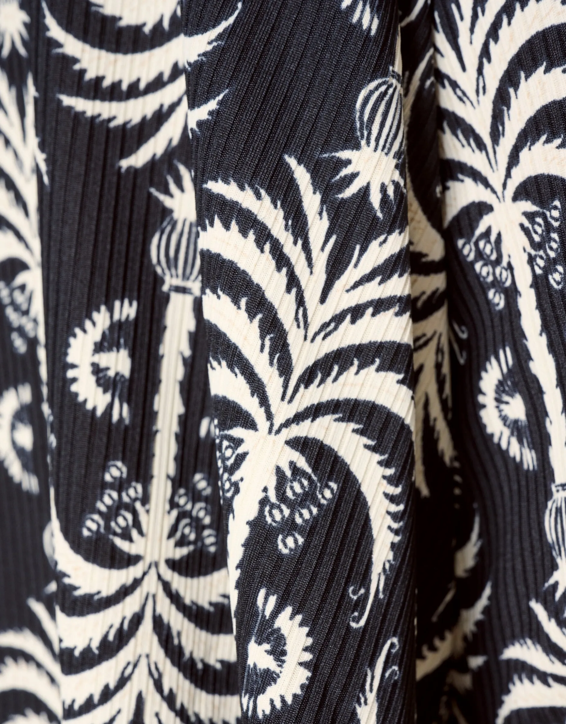 Printed Rib Jersey Ruffle Top Zwart