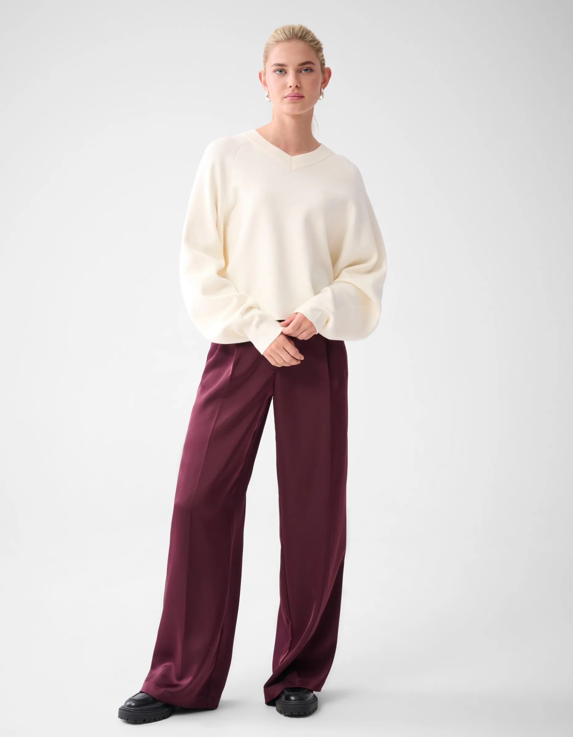 Satijnen Wide Leg Broek Donkerrood By Lonneke