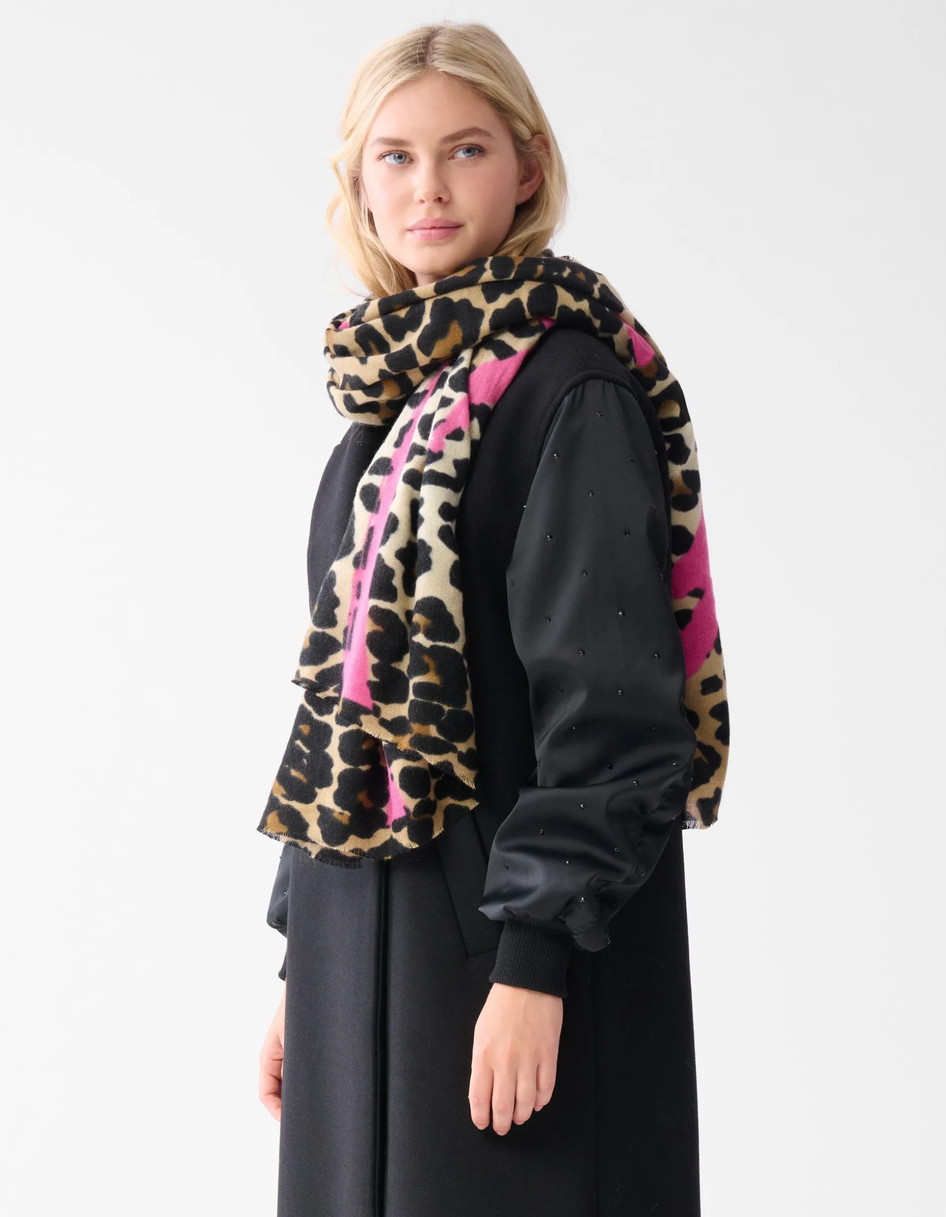 Smiley Artwork Leopard Sjaal Bruin