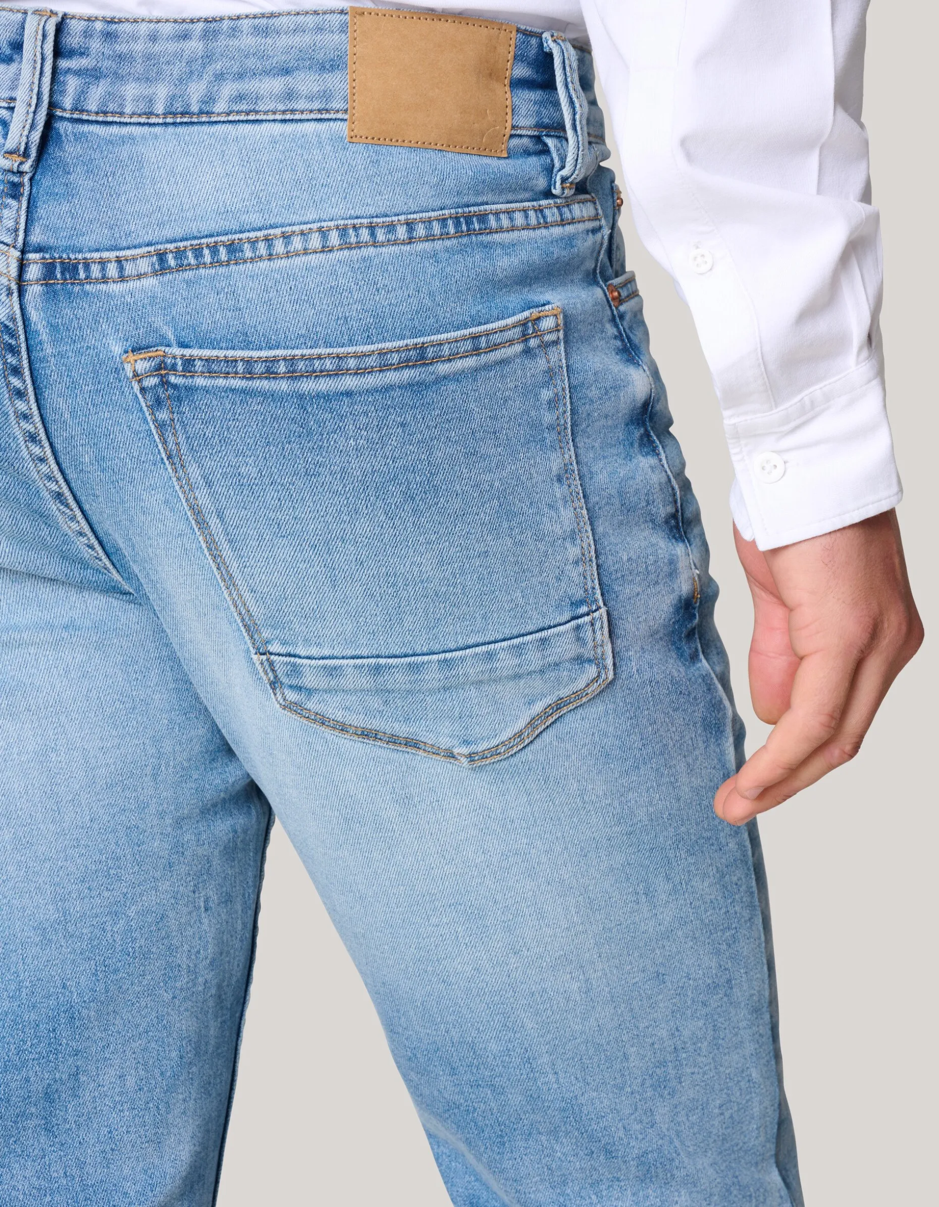 Straight Fit Light Jeans Bleached L34