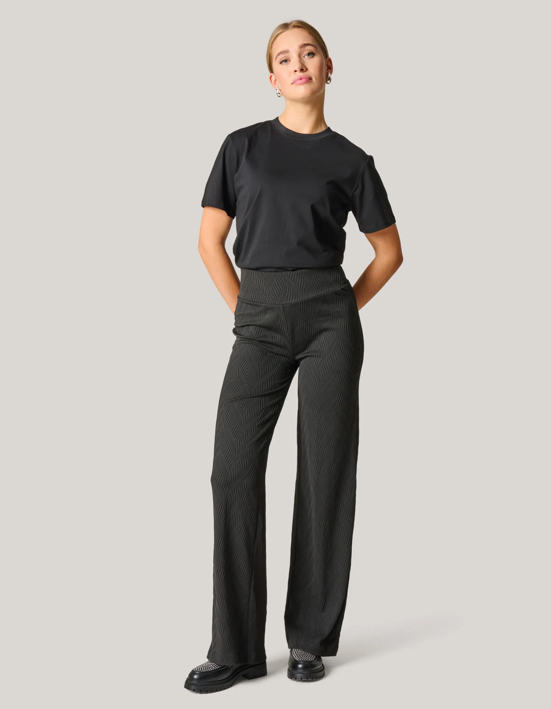 Structure Swirl Broek Zwart