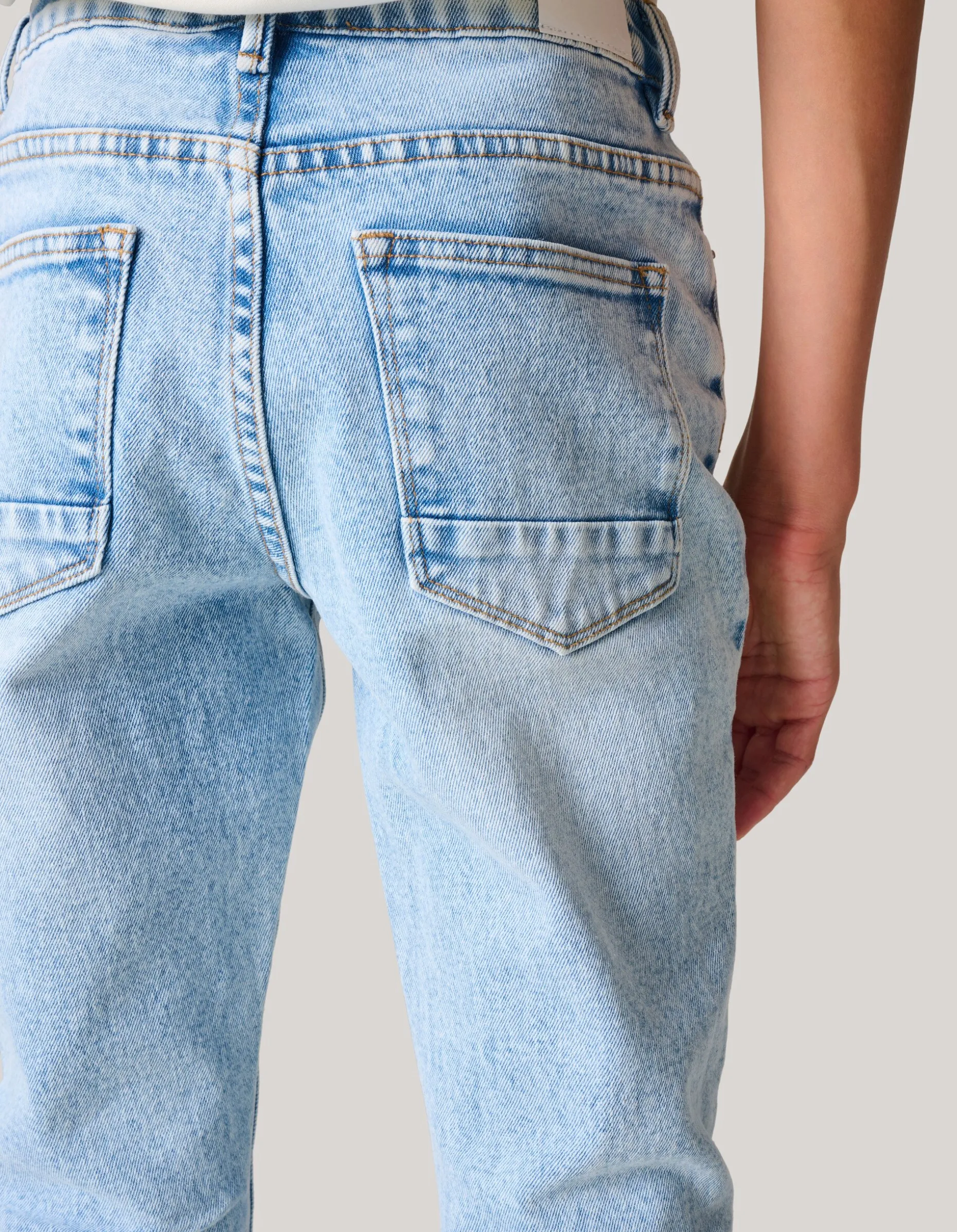Tapered Jeans Bleached