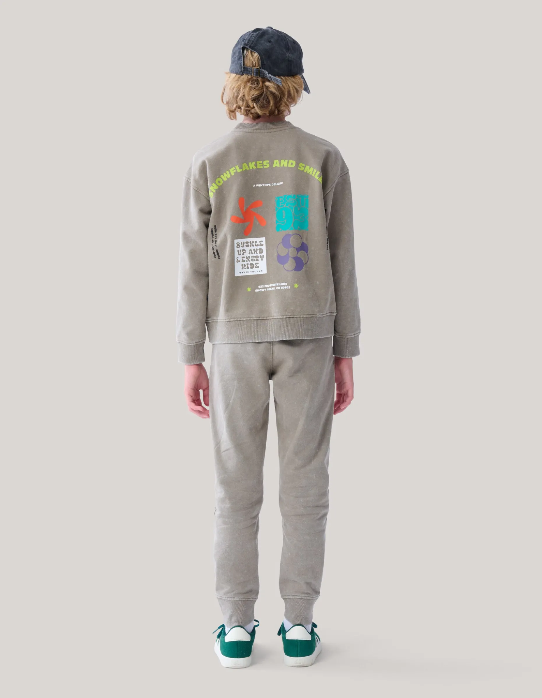 Washed Artwork Sweater Taupe